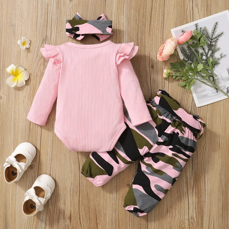 Long sleeve bodysuit + camouflage pants + headband 