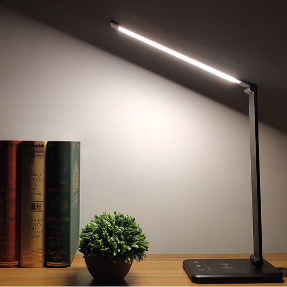 Lámpara de Escritorio LED con Carga Inalámbrica