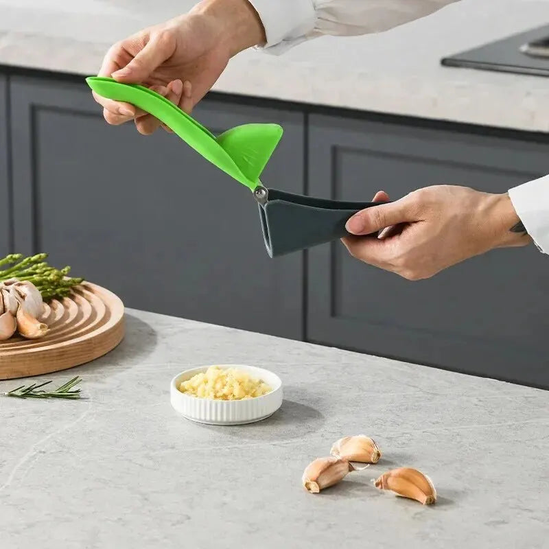 Manual Garlic Press 